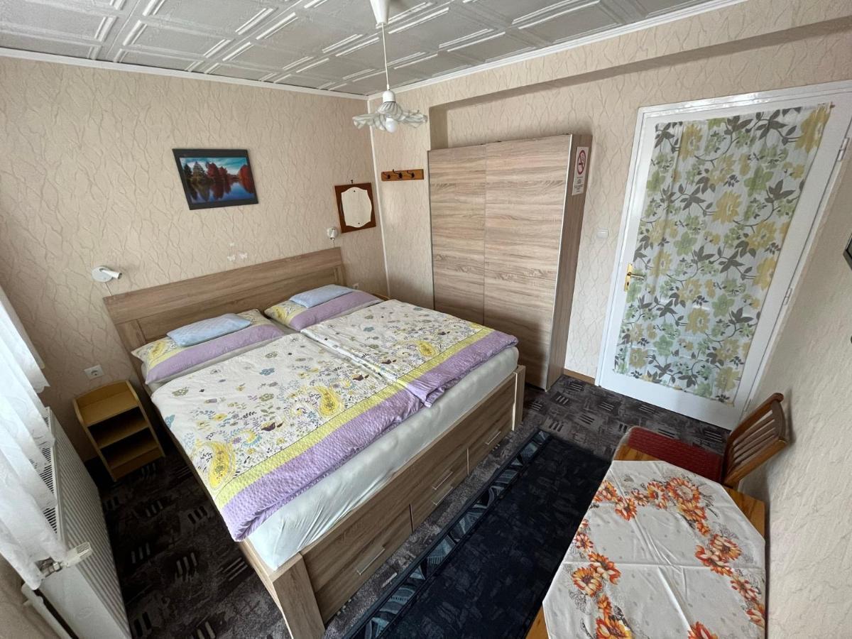 Karolin Apartman Бюк Экстерьер фото